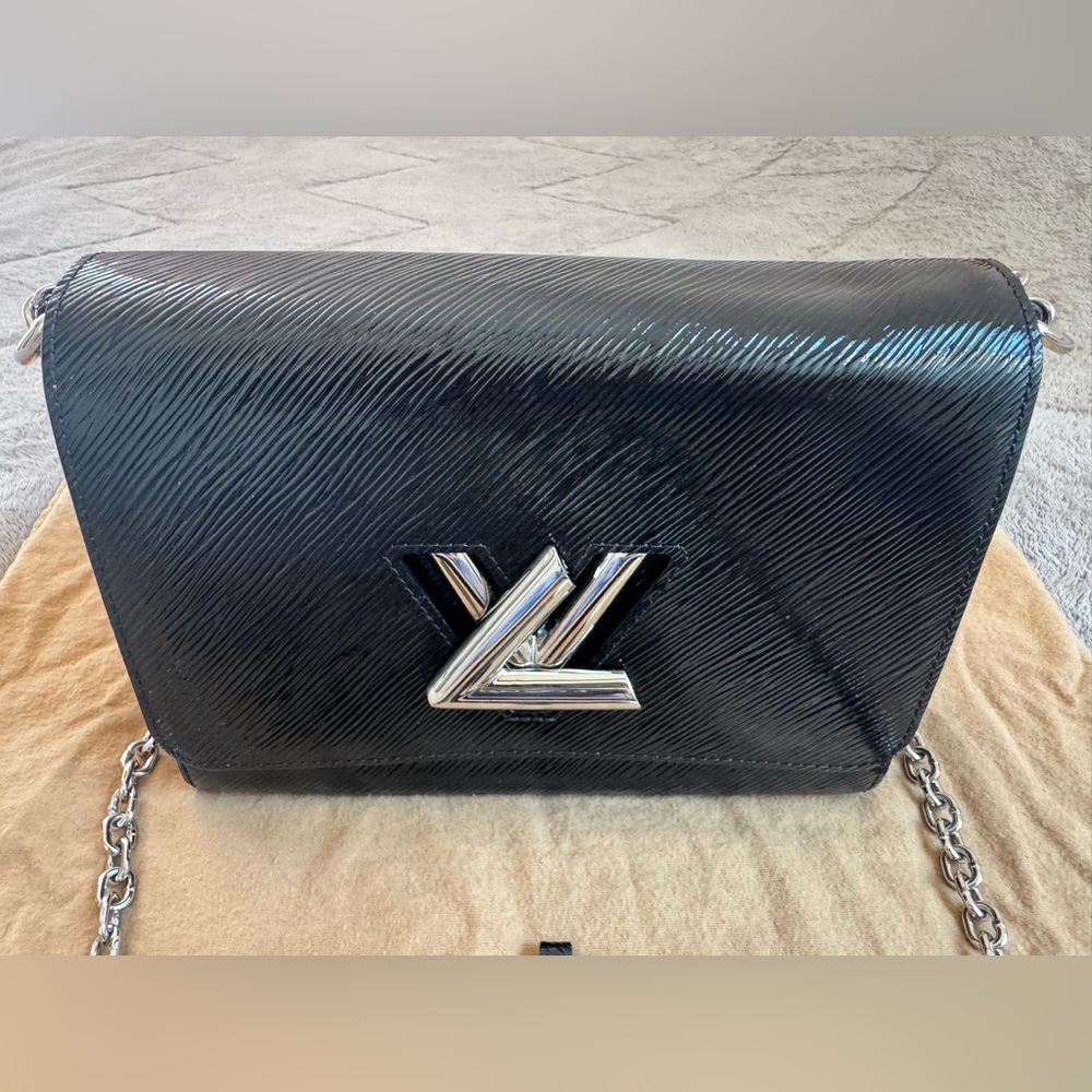š„Louis Vuitton Limited Edition Twist Electric Epi MM Bagš„ - Picture 6 of 16